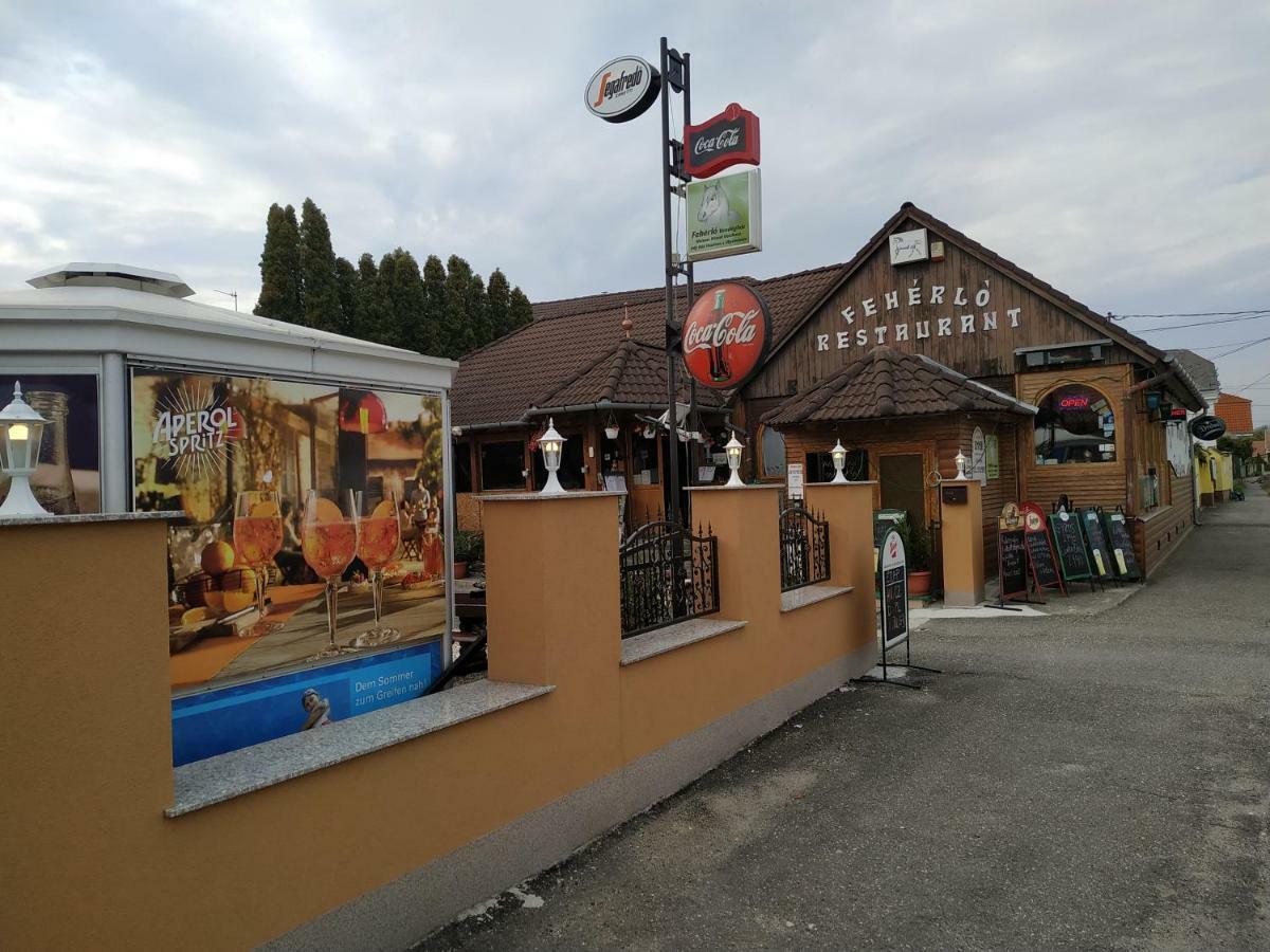 Feherlo Vendeghaz & Restaurant Buk Exterior photo